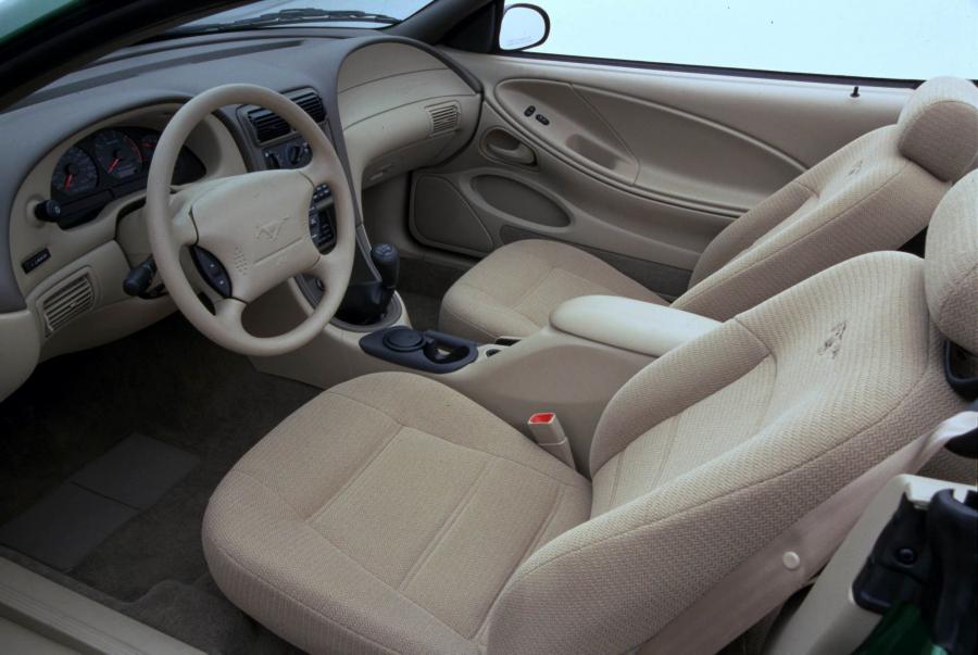  Ford Mustang 1999 года  (фото 10 из 60)